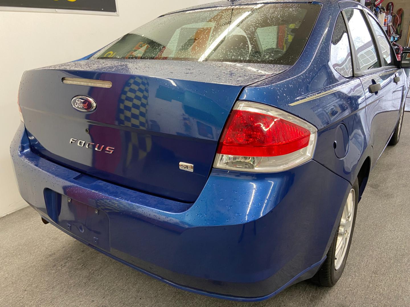 2008 BLUE Ford Focus SES Sedan (1FAHP35N38W) with an 2.0L L4 DOHC 16V engine, located at 533 S West End Blvd., Quakertown, PA, 18951, (877) 257-4995, 40.343994, -75.303604 - Photo#2